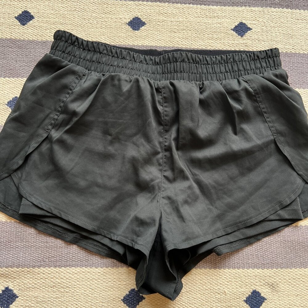 Two Pairs - Girlfriend Collective Trail Short - Size S - Picture 5 of 5